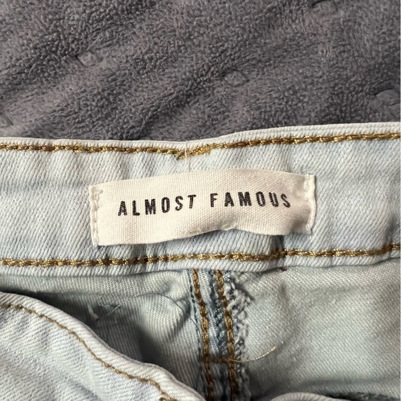 Jeans - Picture 2 of 4